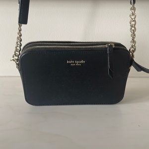Kate spade back mini chain crossbody bag, 7.5 inches wide and 5 inches height.